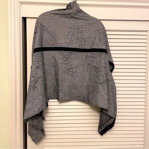 Lululemon Vinyasa Scarf - black and white